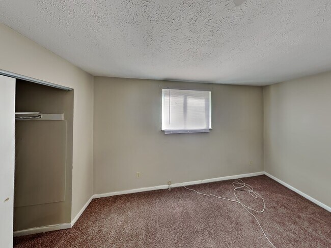 Building Photo - 350 E 12th Ave