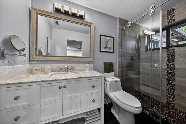 Building Photo - 371 SE 3rd St