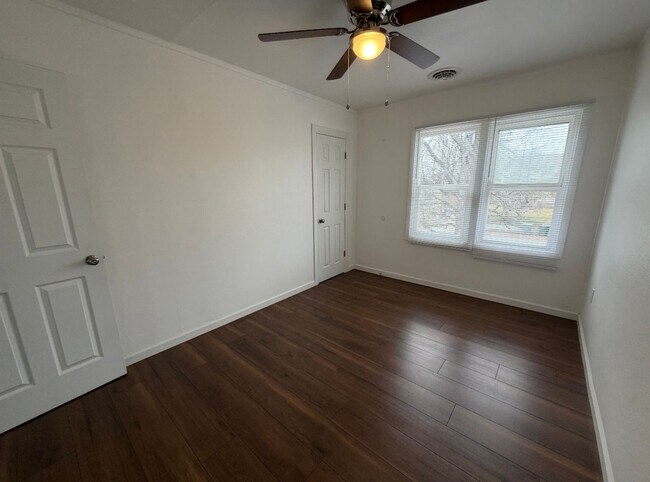 Building Photo - Completely Remodeled Three Bedroom One Bath in Richland - Move in Ready!!