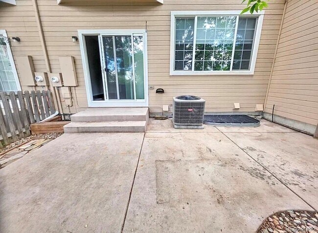 Building Photo - 5472 Balsam Ct