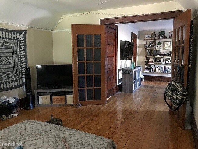 Primary Photo - 415 S Livingston St