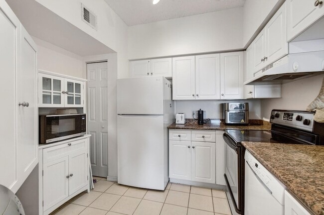 Building Photo - 3415 Tuscany Way
