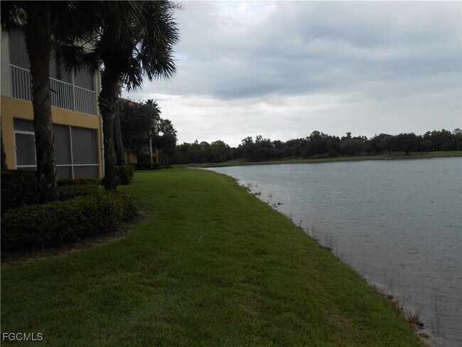 Building Photo - 10720 Ravenna Way