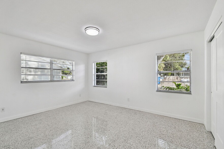 Large Bedroom - 3623 S Lightner Dr