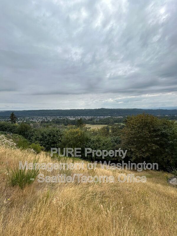 Building Photo - 16801 140th Ave E