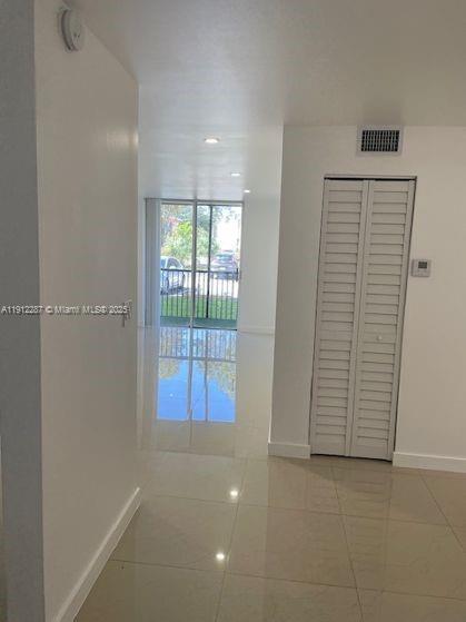 Building Photo - 16950 W Dixie Hwy