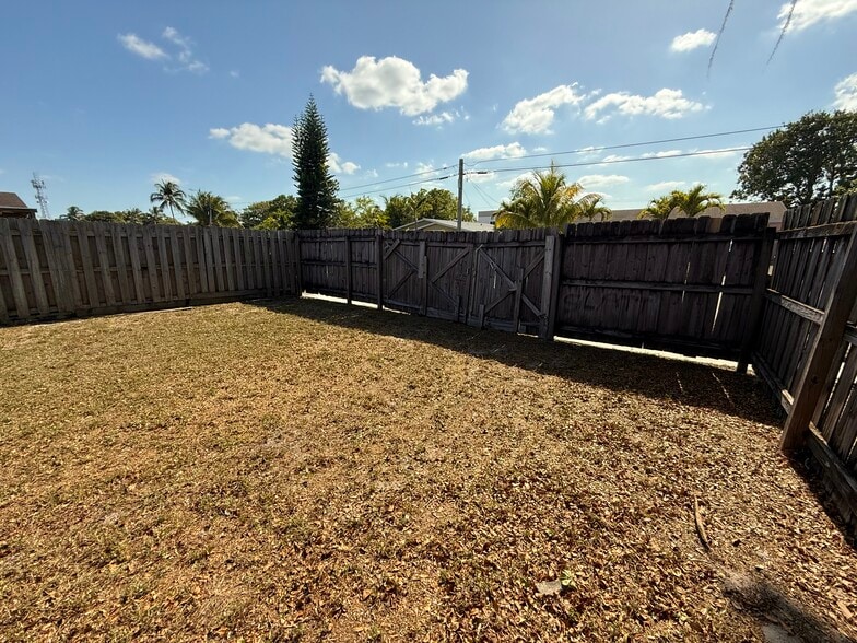 Building Photo - 6290 NW 14th St