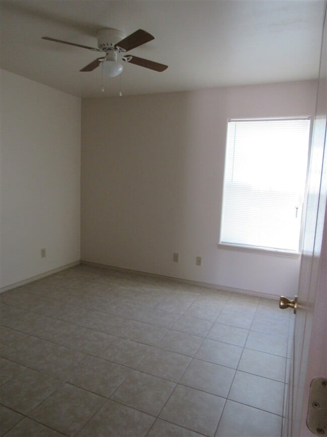 Building Photo - 1720 Juarez Ave