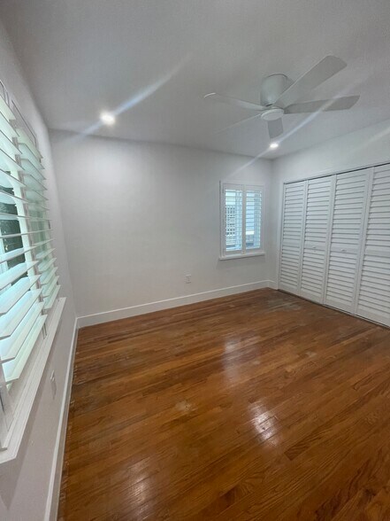 Building Photo - 2510 SW 27th St