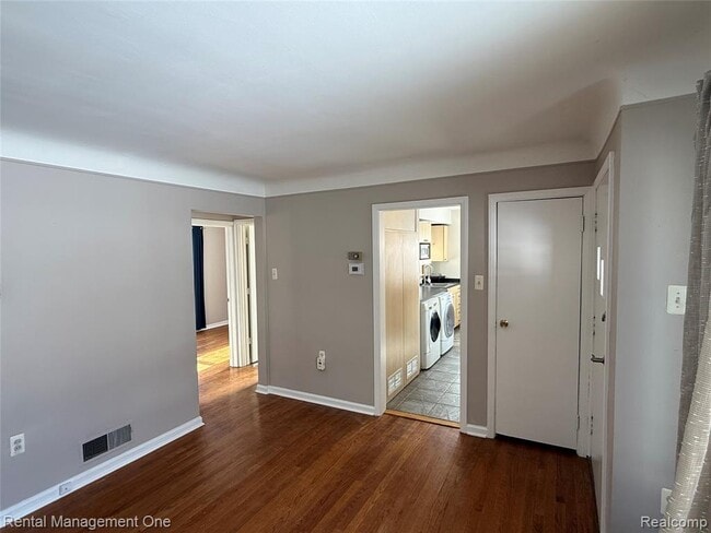 Building Photo - 12050 Cavell St