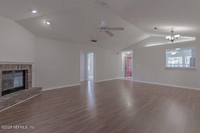 Building Photo - 1819 Ashmore Green Dr