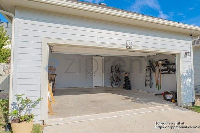 Building Photo - 1100 Redbrick Ln