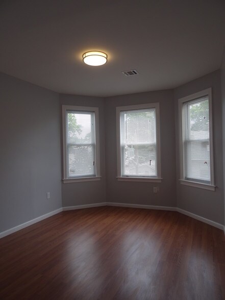 bedroom - 44 Charles St