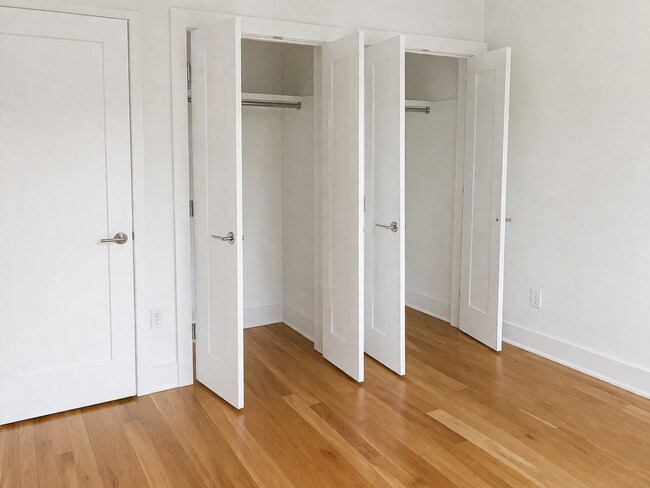 Building Photo - 727 Quebec Place NW