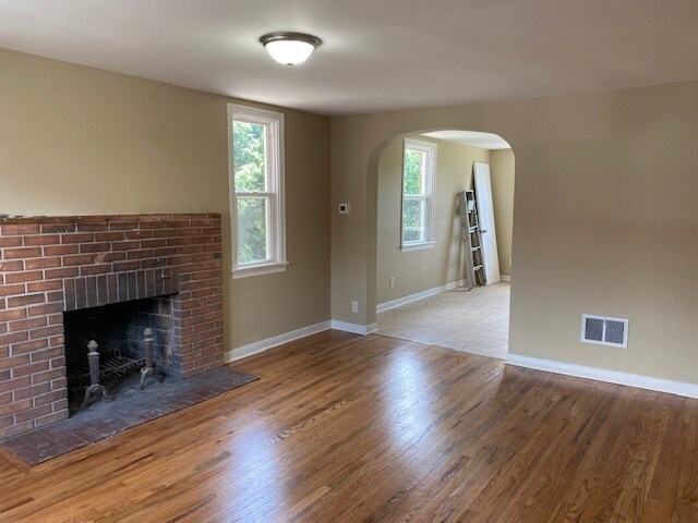 Building Photo - 2447 Duke St