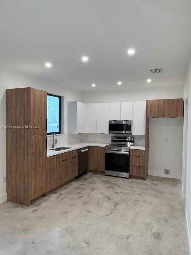 Building Photo - 2242 NW 99th Terrace