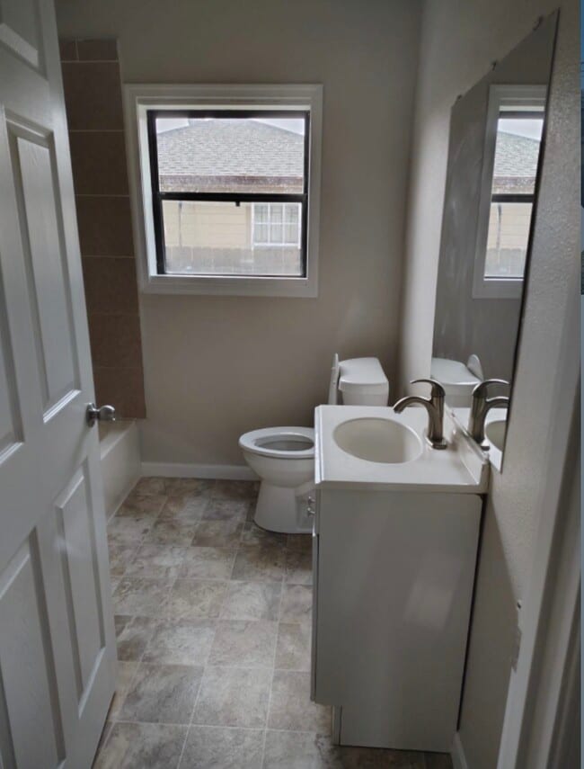 Building Photo - 7716 Appleton St