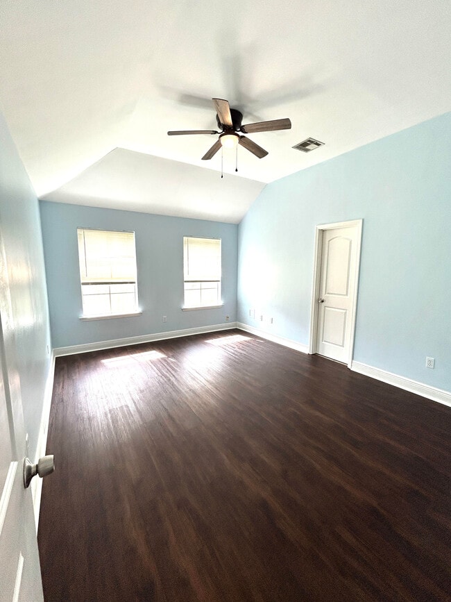 Building Photo - 2441 Hebert Dr