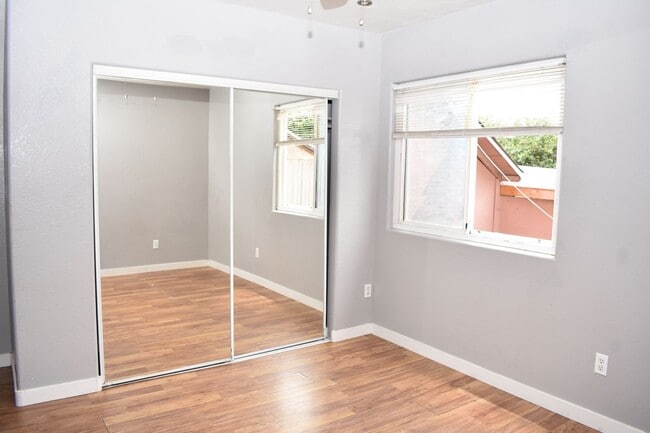 Building Photo - 316 S 35th St