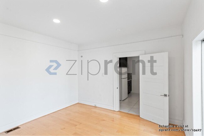 Building Photo - 39a Cook St