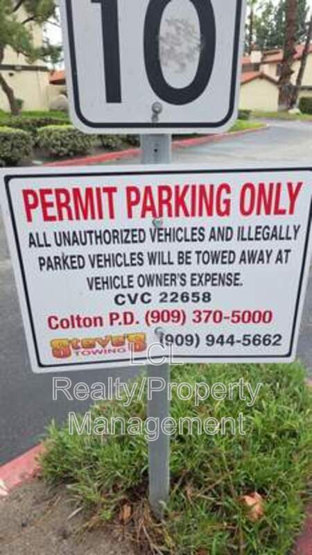 Building Photo - 1077 Santo Antonio Dr