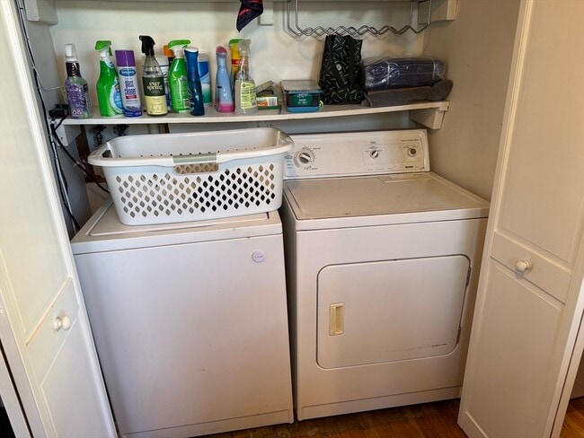 Building Photo - 21 1/2 Union St