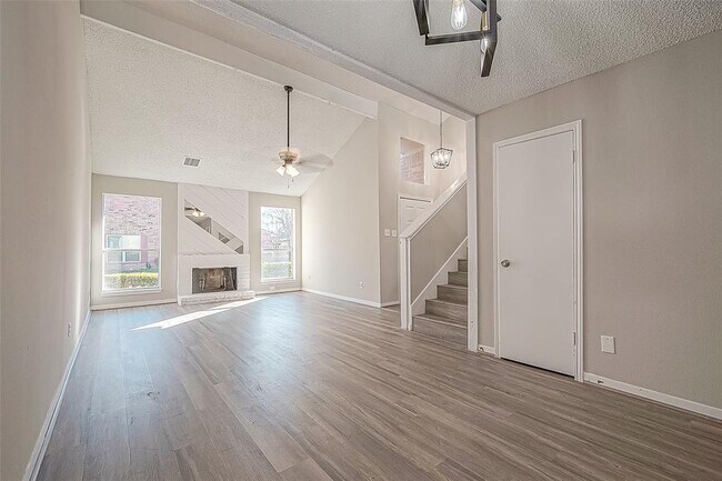 Building Photo - 9393 Westwood Village Dr