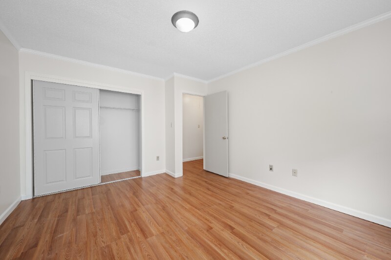 Building Photo - 146 Macarthur Dr