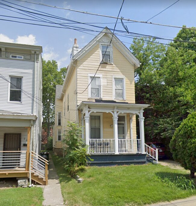 Primary Photo - 7 Bed/3 Bath Mins. from UC Campus $750/pp ...