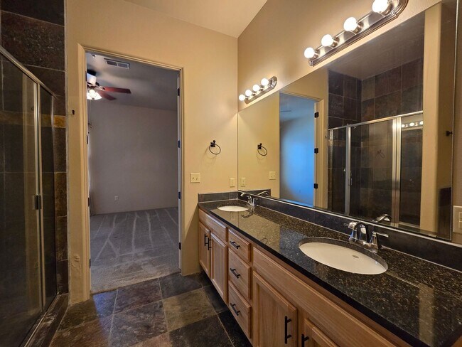 Building Photo - 1405 Vegas Verdes Dr