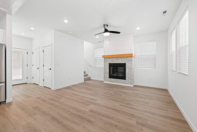 Building Photo - 4202 Saylor Ln