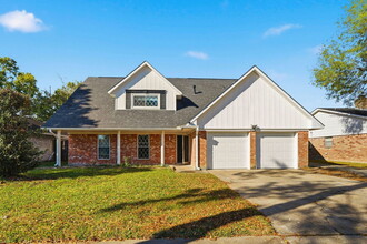 Building Photo - 2518 Henderson Ln