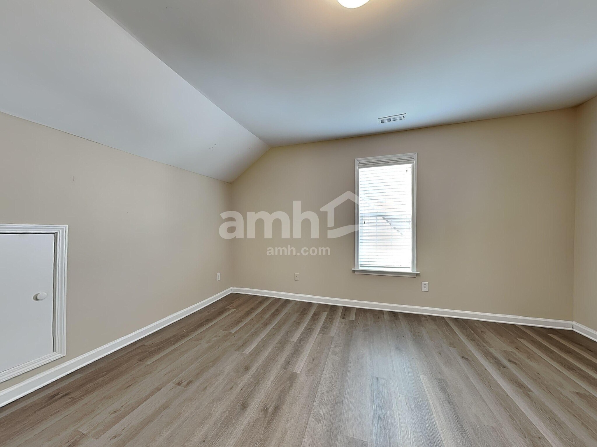 Building Photo - 216 Haywood Ln