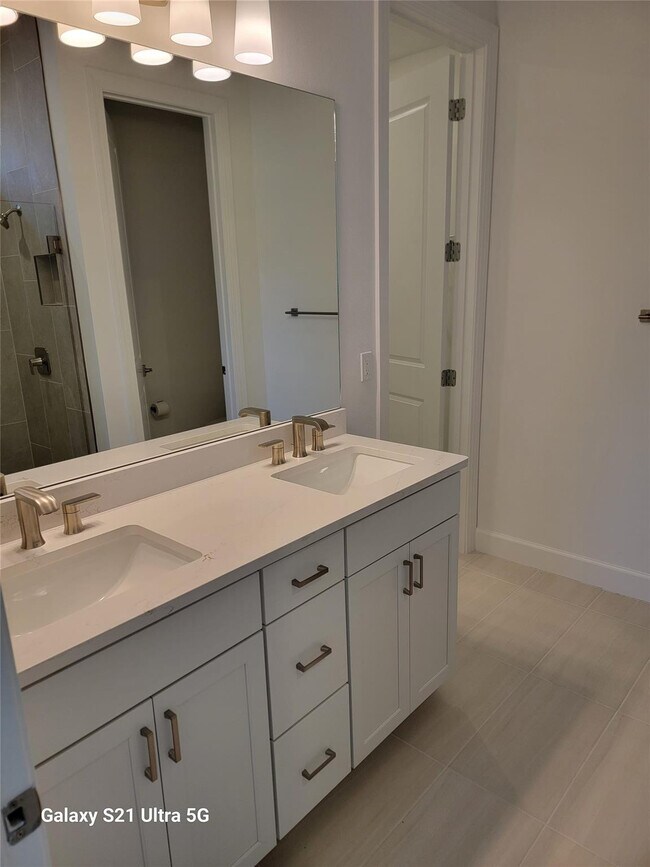 Building Photo - 8433 Beagle Ter