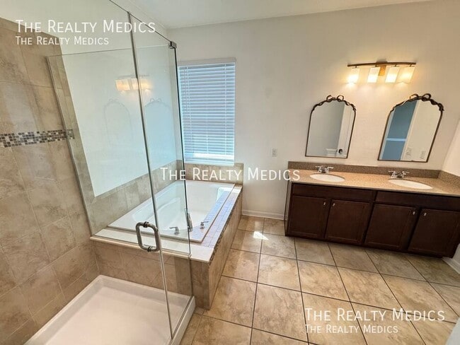 Building Photo - 308 Blue Cypress Dr