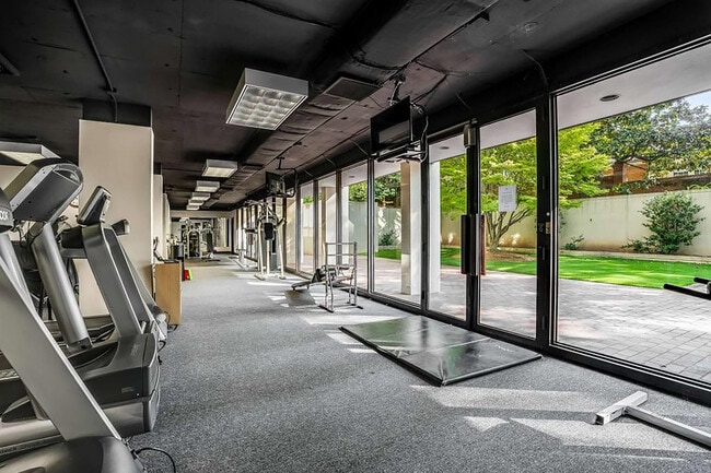 Building Photo - 2575 Peachtree Rd NE