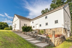 Building Photo - 11B Abigail Dr