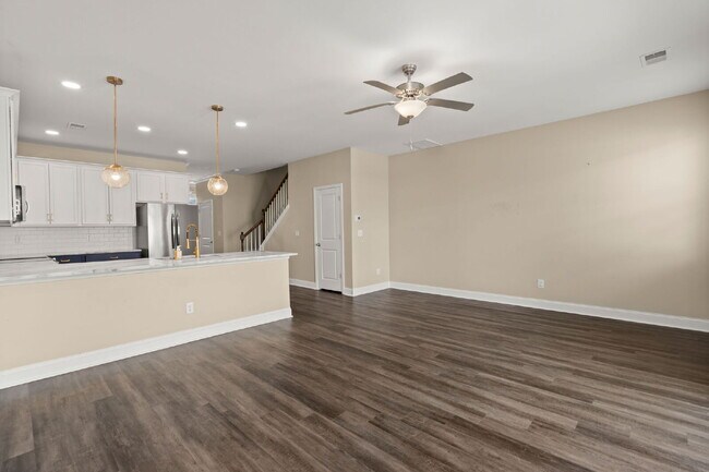 Building Photo - 407 Stoneleigh Ln