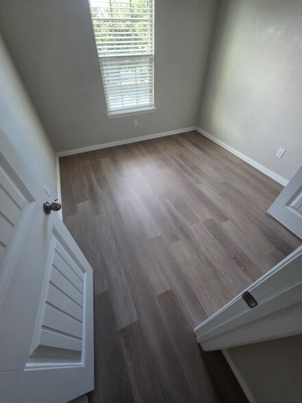 Building Photo - 1336 Glen Garden Dr