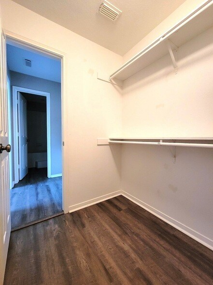 Building Photo - 77 Woodlily Pl