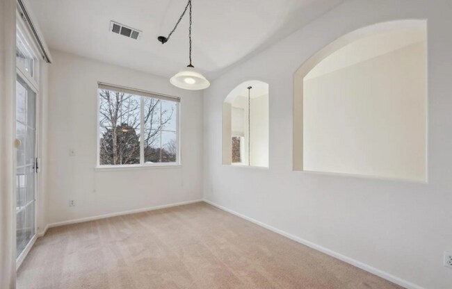 Building Photo - Wonderful 2-Bed Townhouse with Scenic Views & Hardwood Elegance in Westminster – 1468 Sq Ft of Co...
