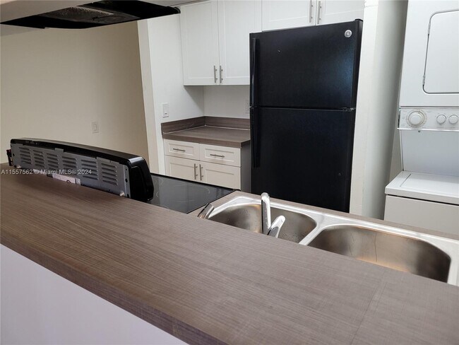 Building Photo - 4455 Treehouse Ln