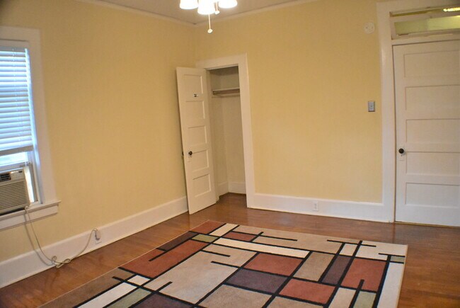 Building Photo - 2808 Wheat St