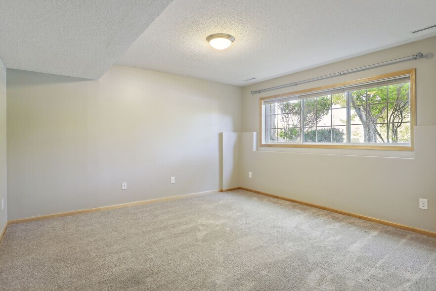Building Photo - 14603 Victor Hugo Blvd N