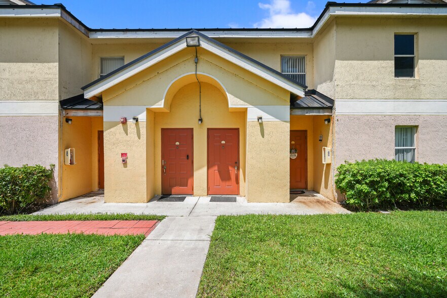 Building Photo - 7640 Westwood Dr