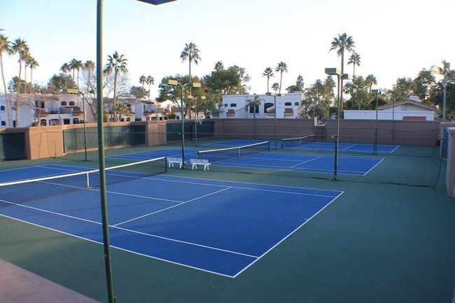 Building Photo - 6302 E Camelback Rd