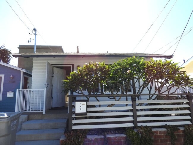Building Photo - 3700cres