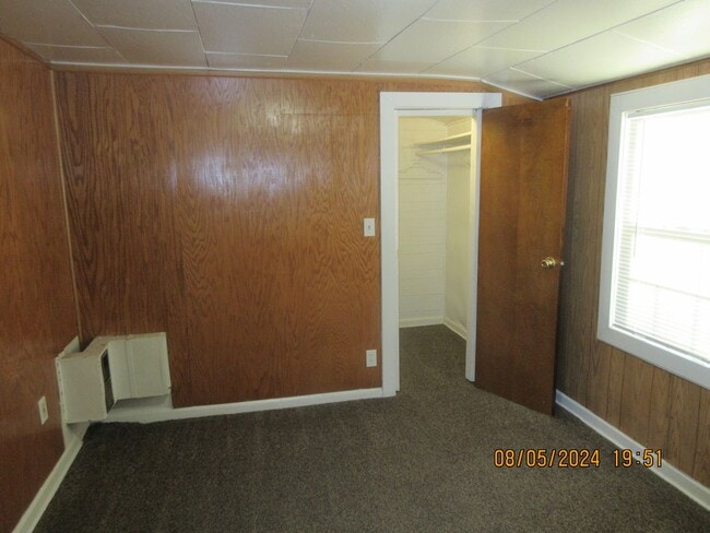 Building Photo - Updated Duplex