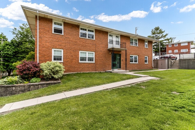 Building Photo - W164N8815 Mill St