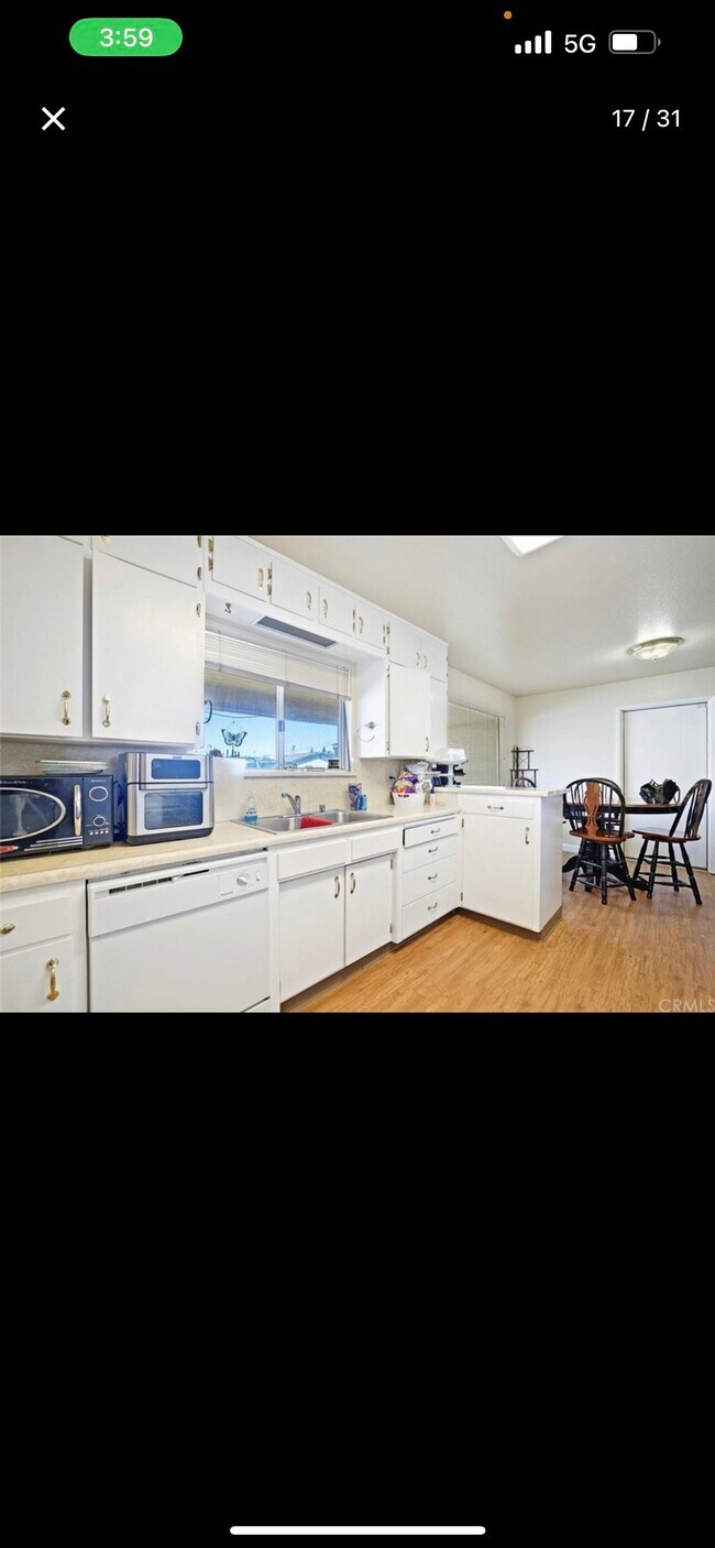 Building Photo - 420 S 3rd St